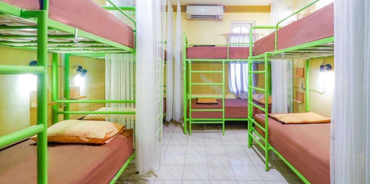 Bunk Bed And Breakfast Джокьякарта Экстерьер фото