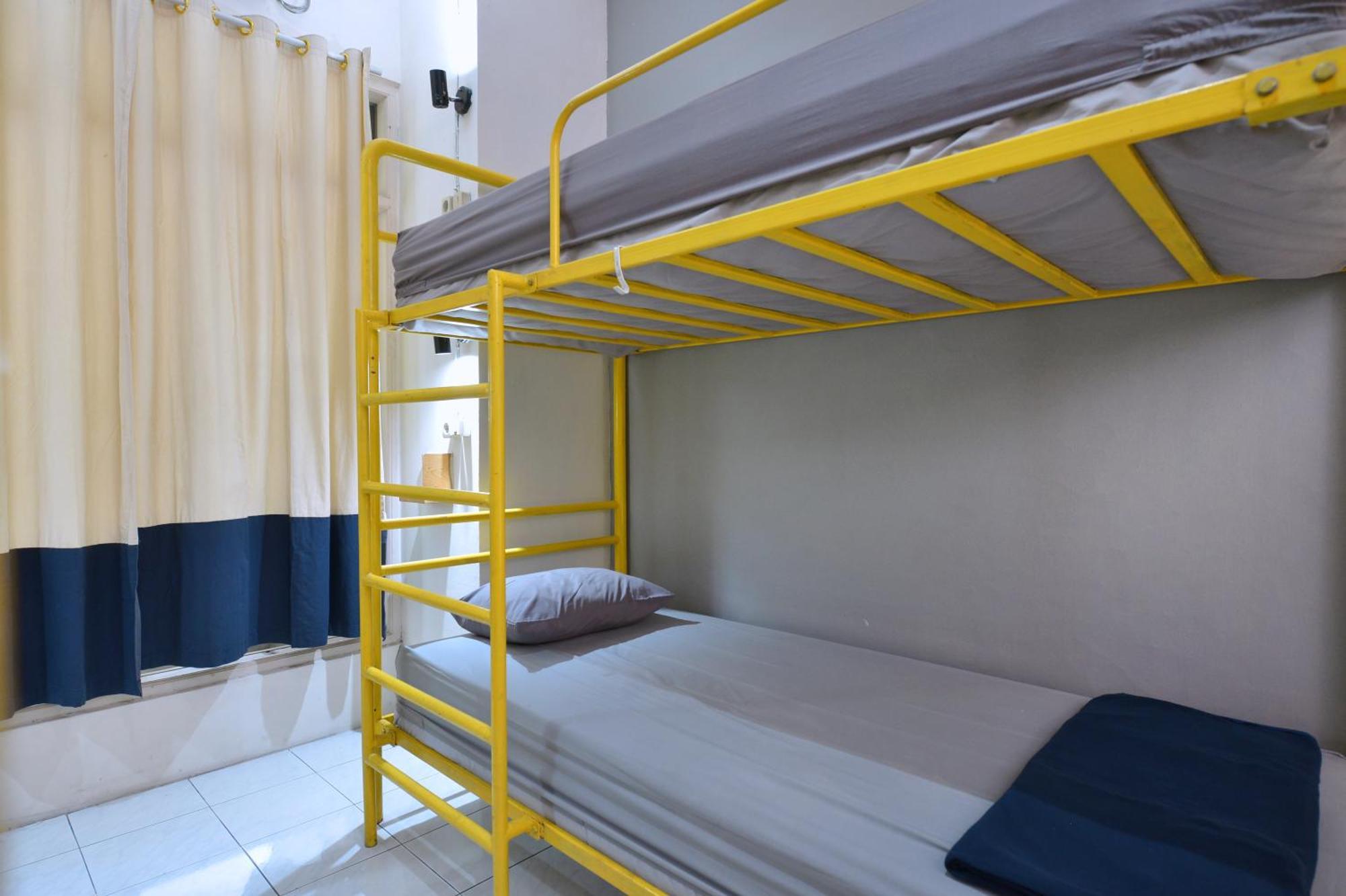 Bunk Bed And Breakfast Джокьякарта Экстерьер фото