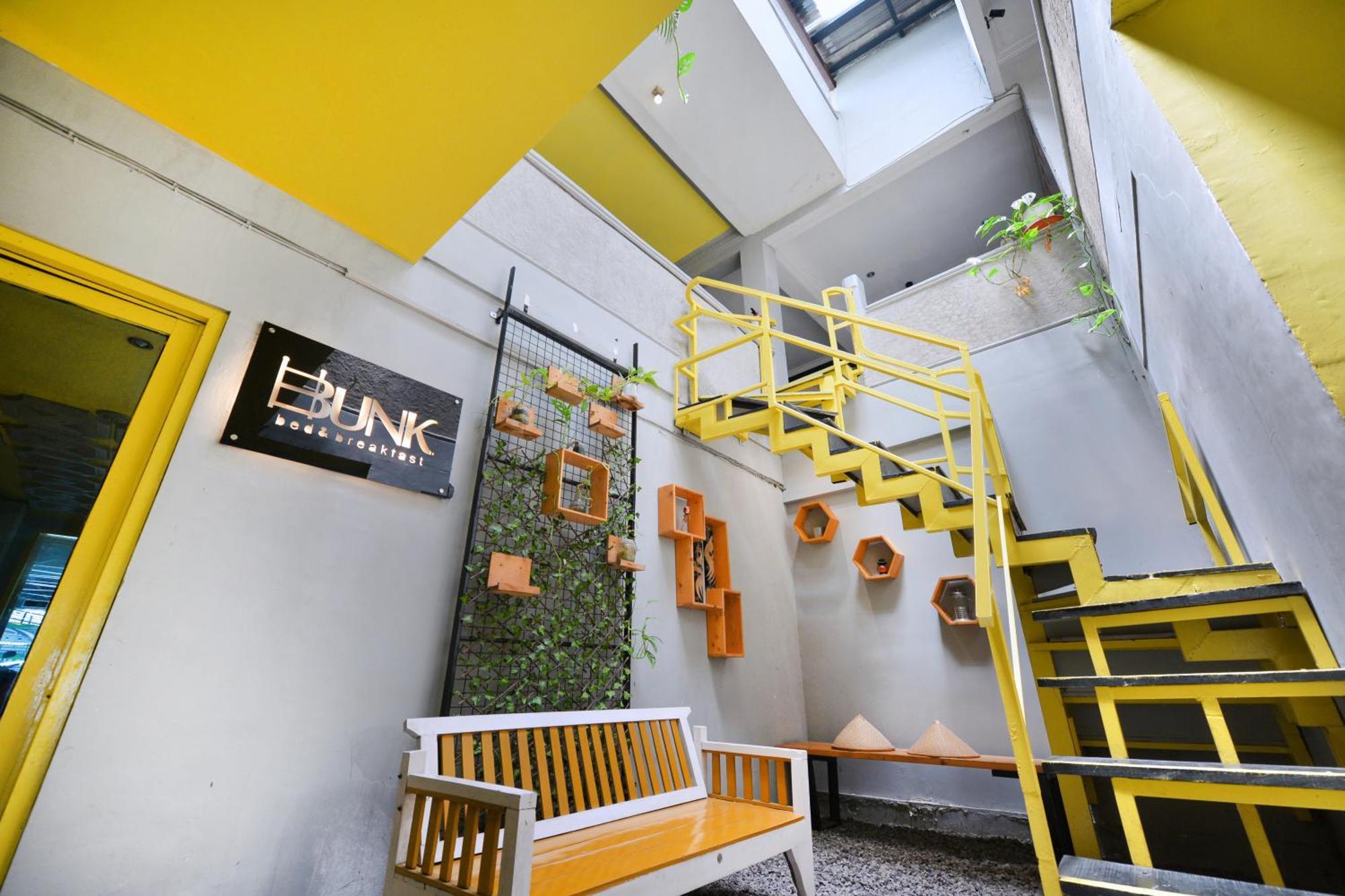 Bunk Bed And Breakfast Джокьякарта Экстерьер фото