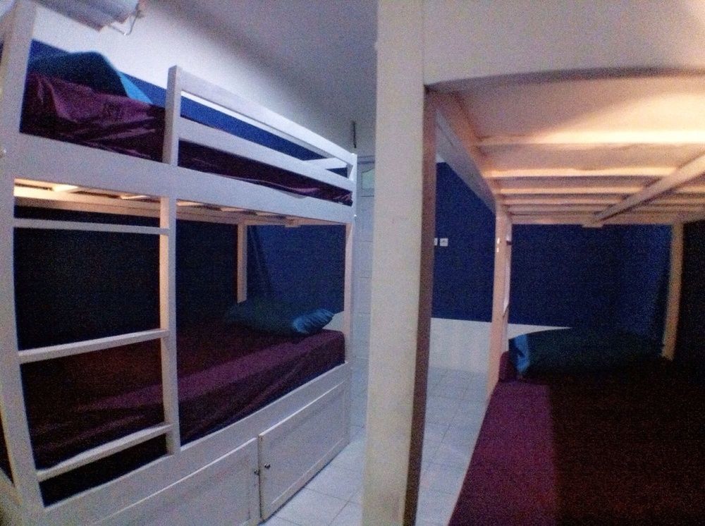 Bunk Bed And Breakfast Джокьякарта Экстерьер фото
