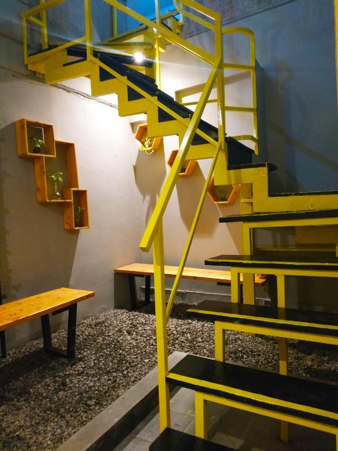 Bunk Bed And Breakfast Джокьякарта Экстерьер фото